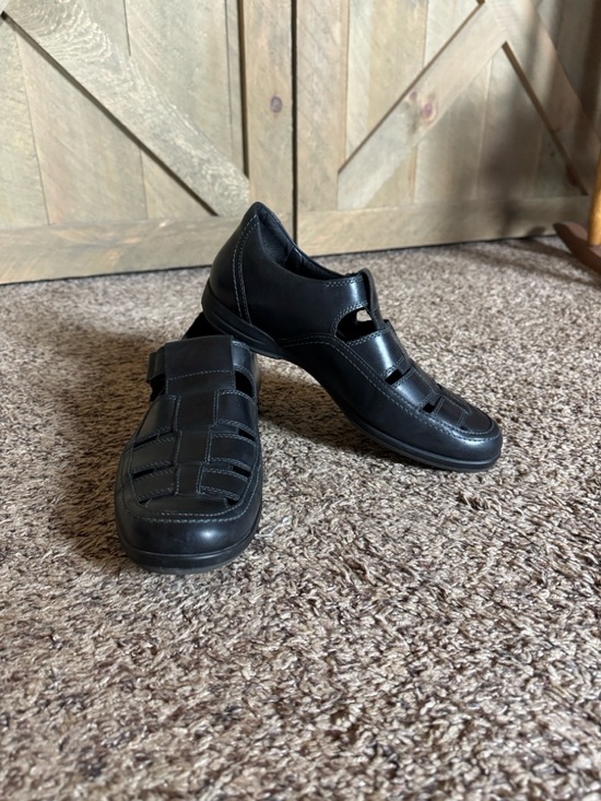 Mephisto Rafael black leather fisherman sandals Size 9.5 main image 9